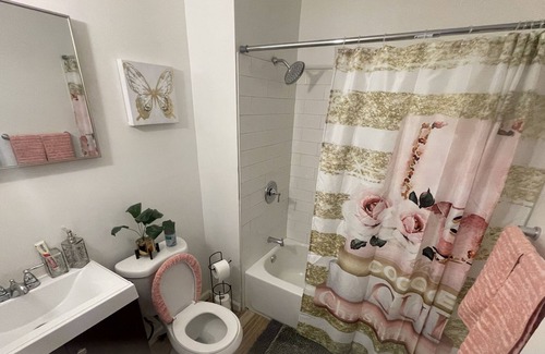 Bridgeport Casa | Barnum House CONVENIENT location !