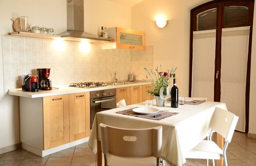 Diano d'Alba Apartamento | Apartamento BAROLO, al sol en las verdes colinas.