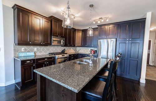 Westbank Condominio | Barona - Katherine`s Place · Breathtaking Lakefront Condo with Boat Slip