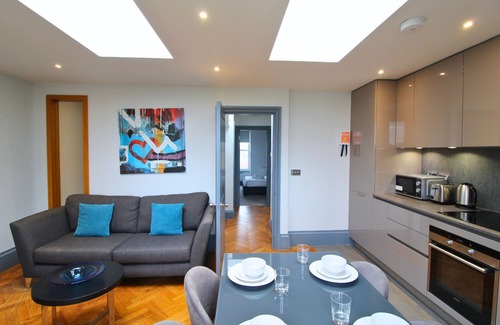 West Kensington Apartamento | Barons Court Queens Club by Viridian Apartments