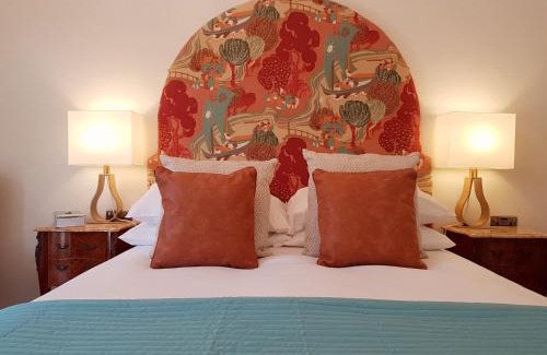 Newington Casa | Barony House 5 Star Boutique Guest House BK Direct
