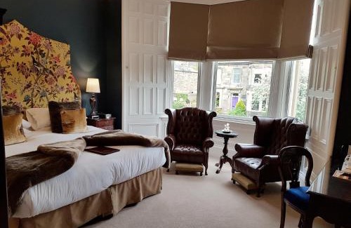 Newington Casa | Barony House 5 Star Boutique Guest House BK Direct