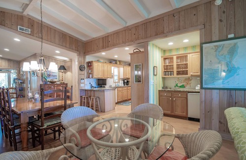 Pawleys Island Casa | Barracks Ocean front 5 bedroom home with elevator on Pawleys Island