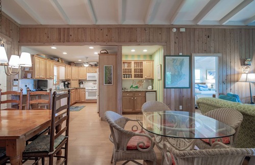 Pawleys Island Casa | Barracks Ocean front 5 bedroom home with elevator on Pawleys Island