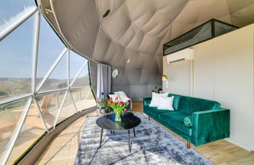 Franklin Apartamento | Barrel Hot Tub at The Eagle Dome in Franklin!