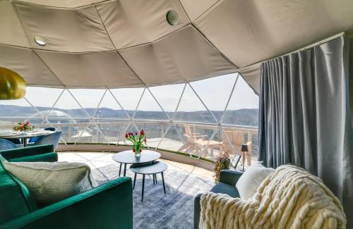 Franklin Apartamento | Barrel Hot Tub at The Eagle Dome in Franklin!