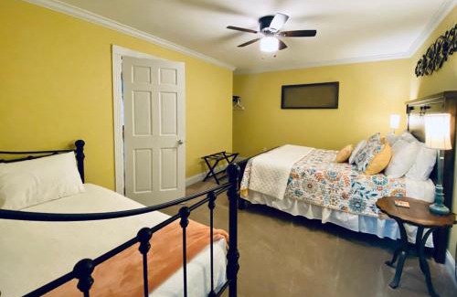 Lucas Cama Y Desayuno | Barren Breeze Bed and Breakfast