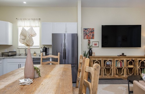 Barrio Hollywood Casa | Barrio Star--New modern home minutes to Downtown Tucson