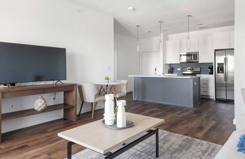Austin Apartamento | Barsala l Texas Hill Country 1BD: Resort Pool, Wine Fridge Retreat