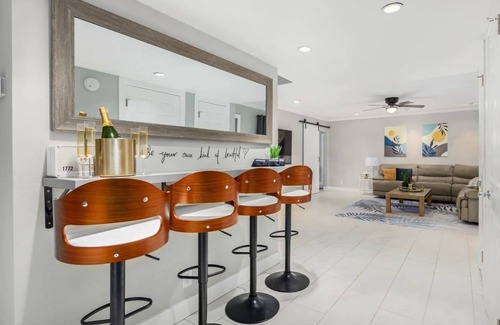 Southwest Village Casa | Barstool Party Pool12 Seat Hot Tub|Walk 2 Old Town