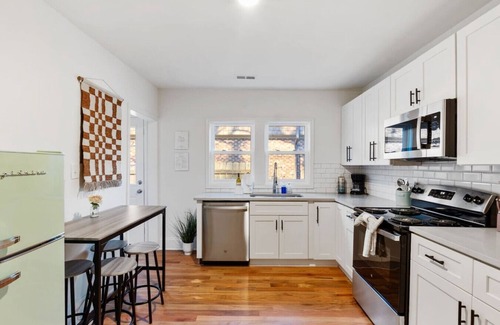 Downtown Casa | Bart St Bungalow- Pet Friendly!