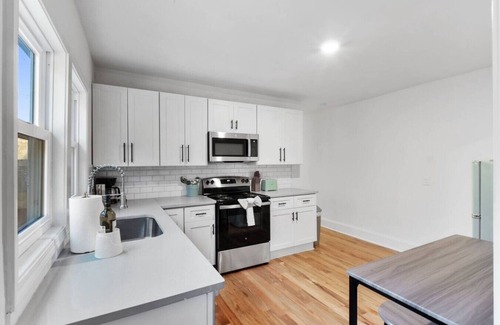 Downtown Casa | Bart St Bungalow- Pet Friendly!