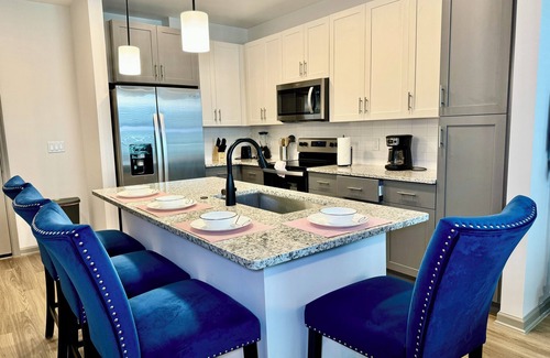 Deerwood Apartamento | Genoa's Apartment. 2 Beds, 1 Bath