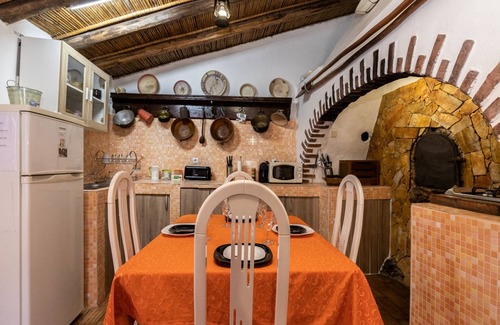 Espargal Villa | Bartsia Orange Villa, Wifi, estacionamiento, balcón, piscina, jardín,!Nuevo!
