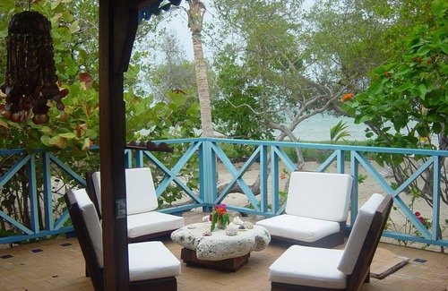 Bocachica Cabina | Barú Island near Cartagena-Private Villa 15 feet in front of the Beach
