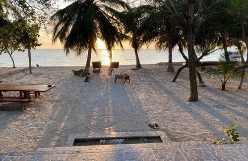 Baru Cabina | Barú Island near Cartagena-Private Villa 15 feet in front of the Beach