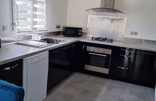 Marine de Saint Ambroggio Villa | Bas de Maison 3 chambre 8 couchages avec piscine pour 6 adultes et 2 enfants