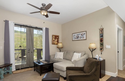 Silvercreek Condominio | Base Camp 2 Bedroom Condo by Redawning