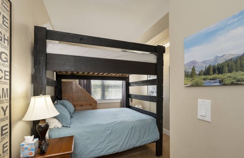 Silvercreek Condominio | Base Camp 2 Bedroom Condo by Redawning