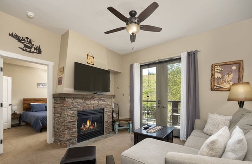 Silvercreek Condominio | Base Camp 2 Bedroom Condo by Redawning