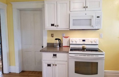 Durbin Casa | BaseCampWV-Durbin. Spacious 4 bedroom house w/yard