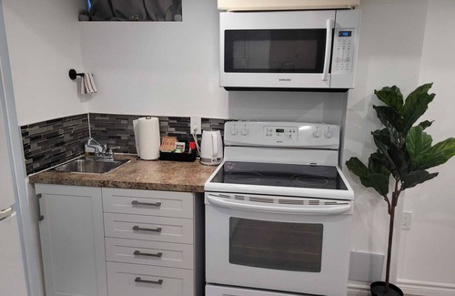 Barrie Casa | Basement 4 minutes from Centennial beach Barrie