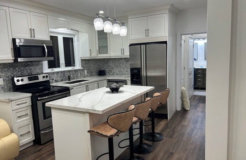 Durham Region Casa | Basement apartment at 240, Oshawa area