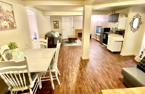 Jackson Apartamento | Basement Apartment on Historic Main Street Jackson AMAZING PATIO!