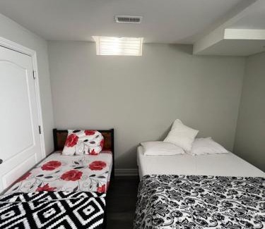 Brampton Apartamento | Basement