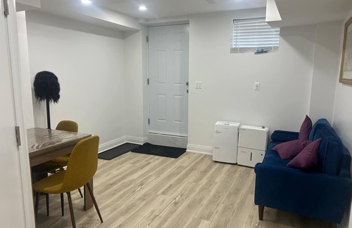 Thorold Casa | Basement Room 2 with a stylish washroom @Welland, ON