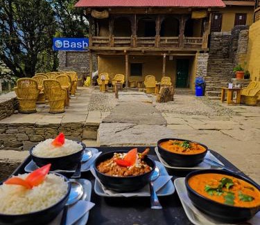 Manali Hotel | Basho Mud Huts