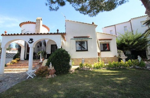 Empuriabrava Hotel | BASIC CONFORT CASA TORDERA 24E