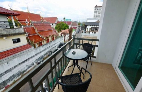 Old City Casa | Basic Line Home en Chiang Mai en el casco antiguo, 4 habitaciones, 5 baños, Kichen