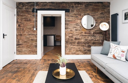 High Peak Cabaña | Basin House - UK45208