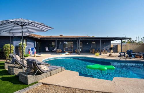 Glendale Casa | Basketball Court Heated Pool Mini Golf & More