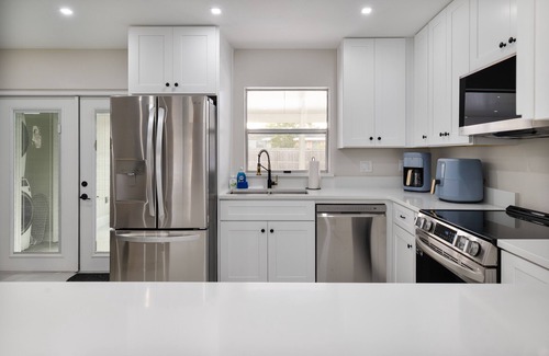 Saint Cloud Casa | Basketball + Firepit + 20mi to Disney + in dwtn!