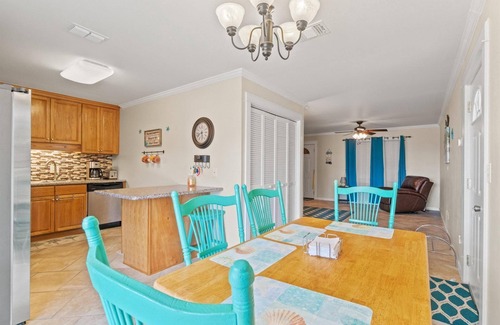 Gulf Lagoon Beach Apartamento | Basking by the Beach