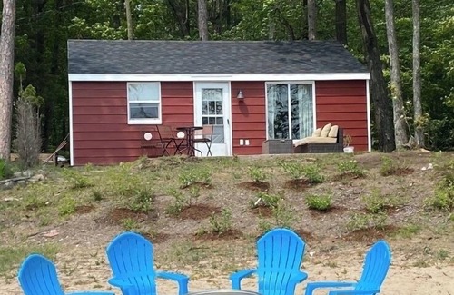 Traverse City Cabaña | Bass lake waterfront! Cozy 1 bedroom cottage minutes from Traverse City!