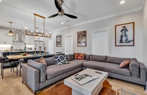 Berry Hill Casa | Bass - Private Rooftop - 8 mins to Broadway
