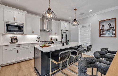 Berry Hill Casa | Bass - Private Rooftop - 8 mins to Broadway