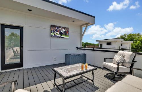 Berry Hill Casa | Bass - Private Rooftop - 8 mins to Broadway