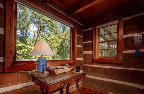 Luray Cabina | Bass Reeves Cabin RPC