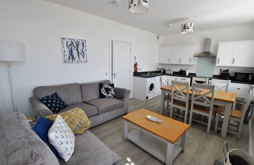 Pittenweem Casa | Bass View- harbourfront home, Pittenweem