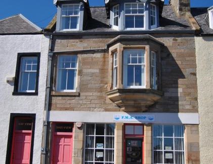 Pittenweem Casa | Bass View- harbourfront home Pittenweem