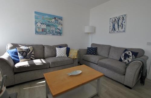Pittenweem Casa | Bass View- harbourfront home Pittenweem