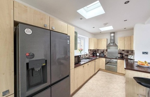 Farnborough and Crofton Apartamento | Bassetts House - Mins to Central London