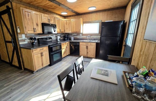 Quitman Casa | BASShole on Lake Fork * HOT TUB