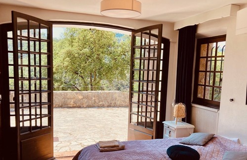 Auribeau-sur-Siagne Villa | Bastide Belle Vue. Fabulous pool. 15 min to coast