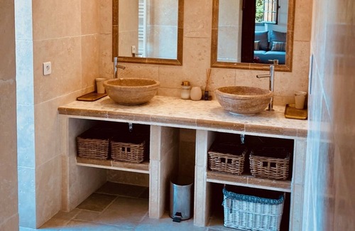 Auribeau-sur-Siagne Villa | Bastide Belle Vue. Fabulous pool. 15 min to coast