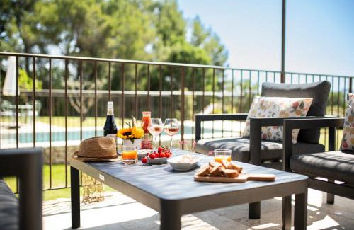 Gordes Casa | Bastide Toujours Dimanche, Maison de vacances avec vue & piscine chauffée